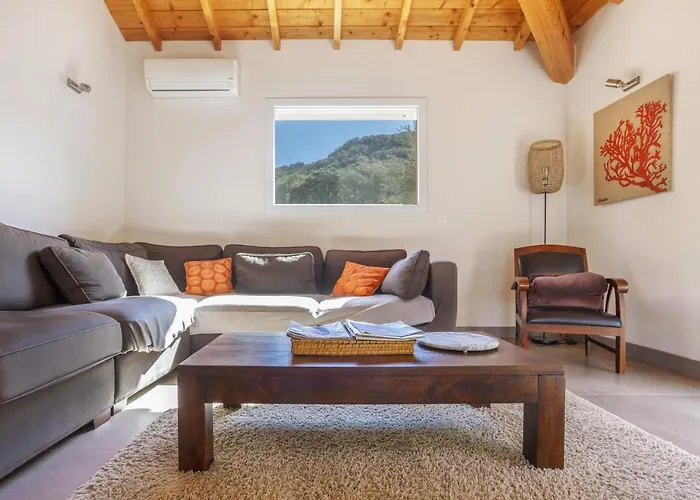 A Liccia Villa Figari (Corsica)